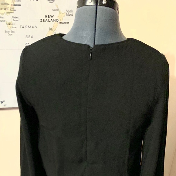 Woven Black Bell-sleeved Top - Picture 3 of 4
